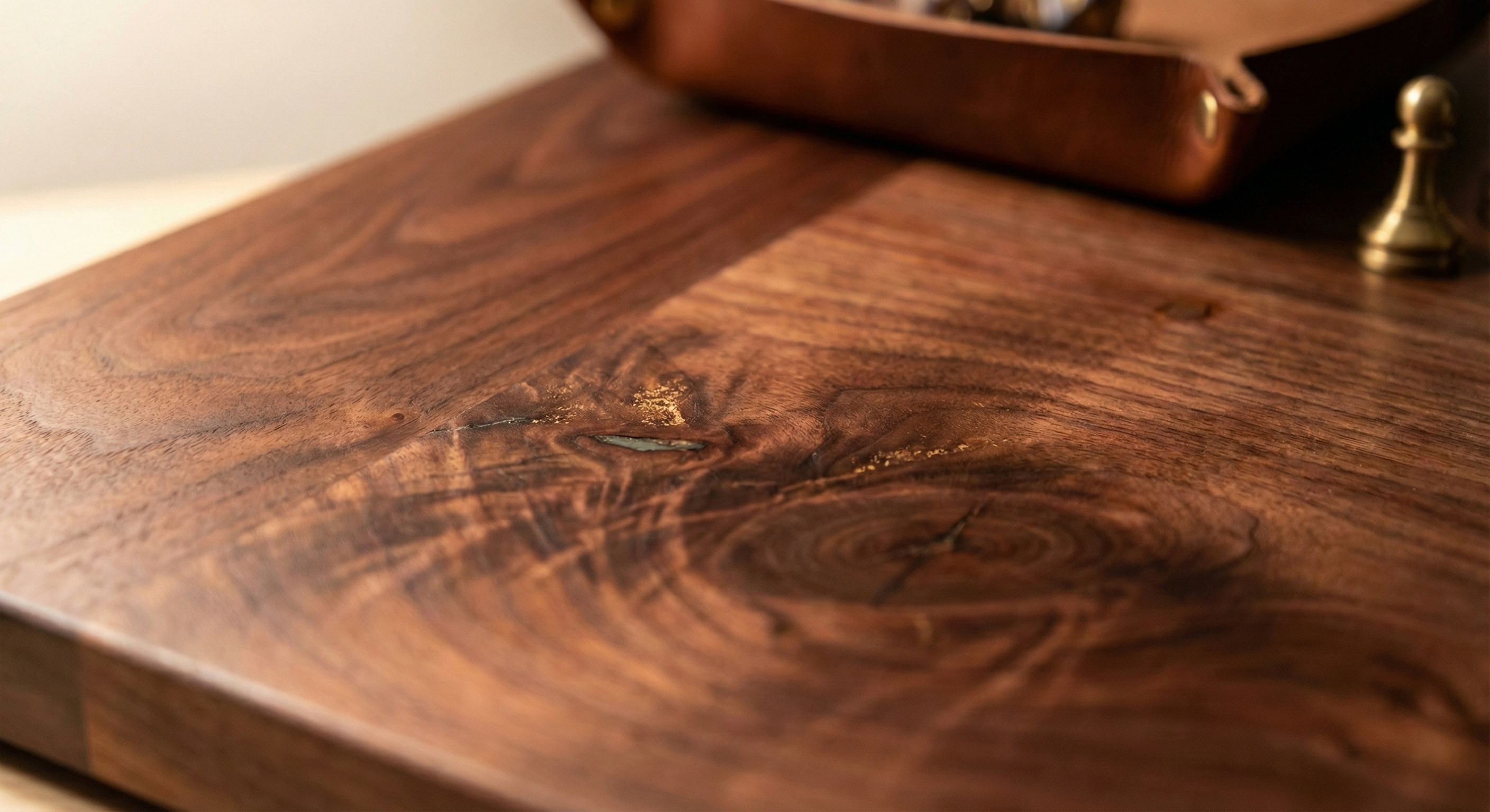 Planches de bois sélectionnées pour la fabrication des accessoires Arcane Ludique