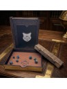 Grimoire de Durin – Coffret Dés Cuir & Bois de Peuplier | Arcane Ludique