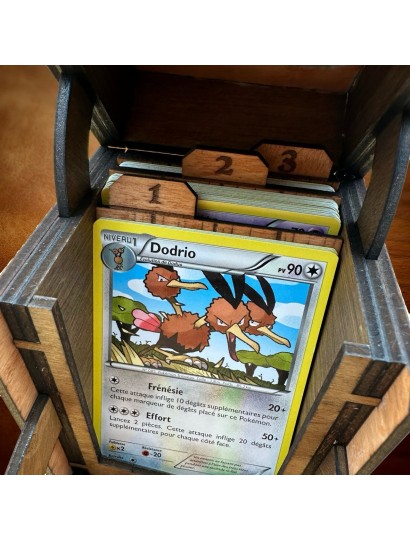 Bastión de las Cartas – Deck box premium de madera